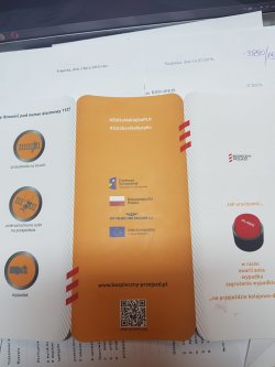 ULOTKA INFORMACYJNA O ZAGROŻENIACH NA PRZEJAZDACH KOLEJOWYCH