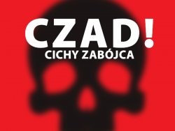 Grafika przedstawia trupią czaszkę na czerwonym tle i napis czad cichy zbójca!