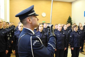 Policjant z Pocztu Sztandarowego z szablą