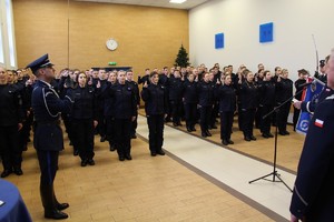 Policjanci w trakcie ślubowania