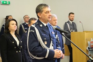 Komendant Wielkopolskiej Policji przemawia do Policjantów po ślubowaniu